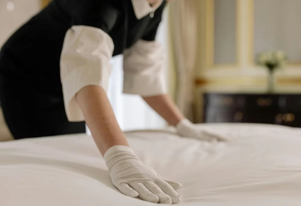 [Overview de notícias] FNRH, Airbnb e custos: o que já está mudando na rotina dos hotéis e pousadas